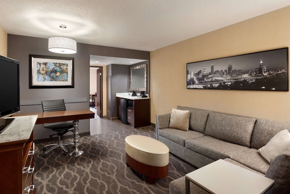 Embassy Suites by Hilton Atlanta Airport 34/56