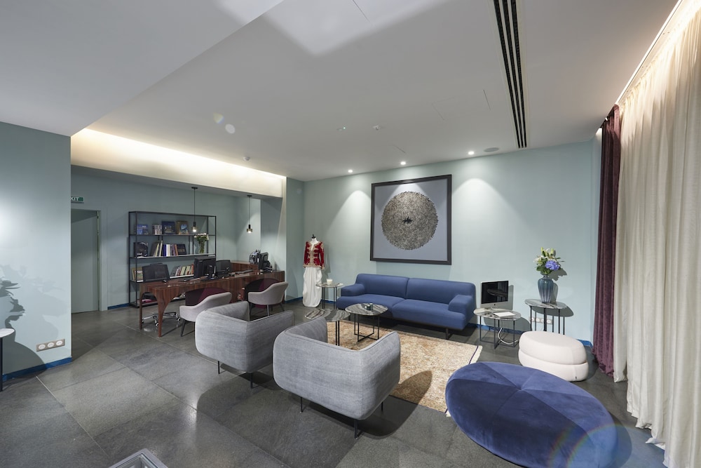 M Suite Hotel 32/50