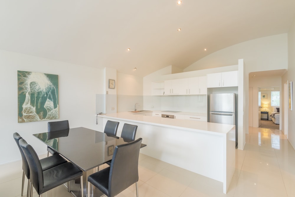 NOOSA OUTRIGGER BEACH RESORT 47/73