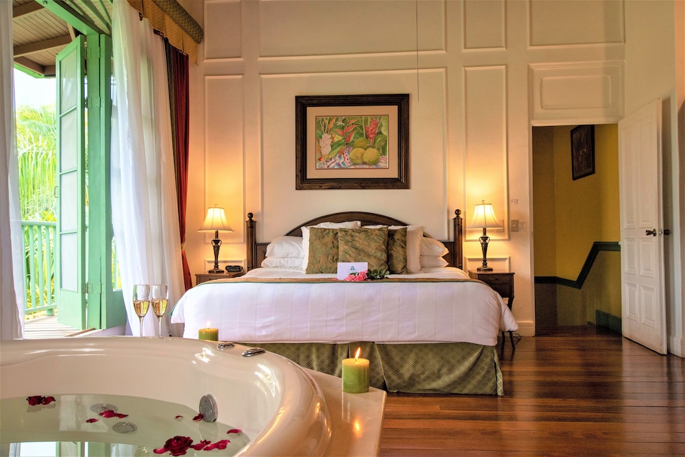 Master, Suite, King Bed, Sofa