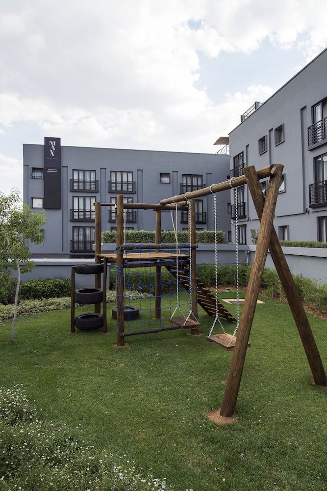 Max Executive Apartments 67/72