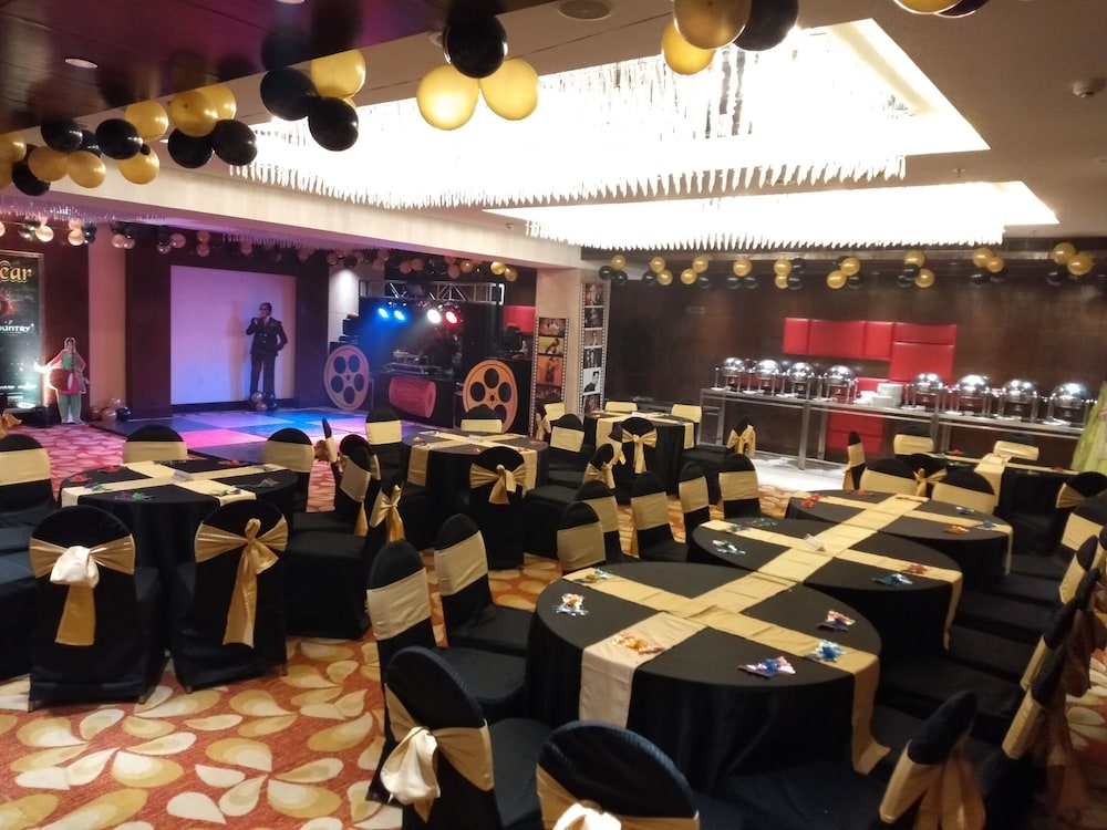 Country Inn And Suites By Radisson Bhiwadi 38/50