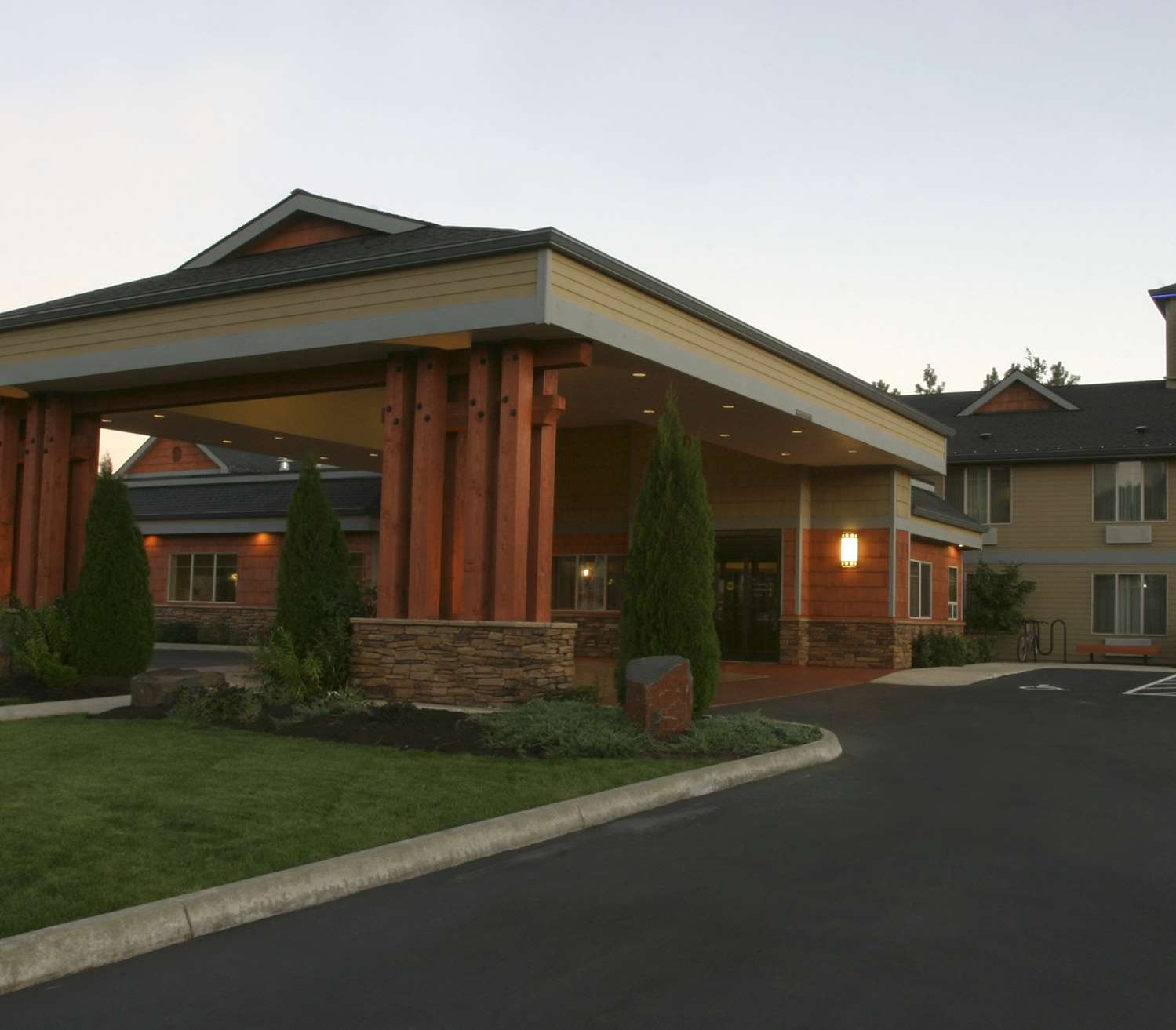 Best Western Snowcap Lodge 2/36