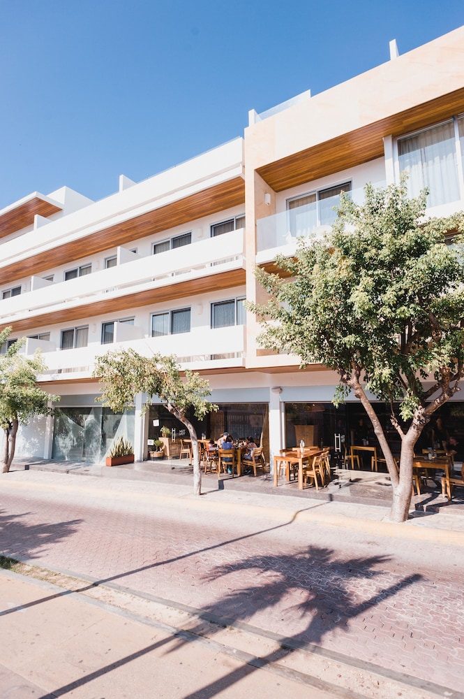 Antera Hotel and Residences in PLAYA DEL CARMEN