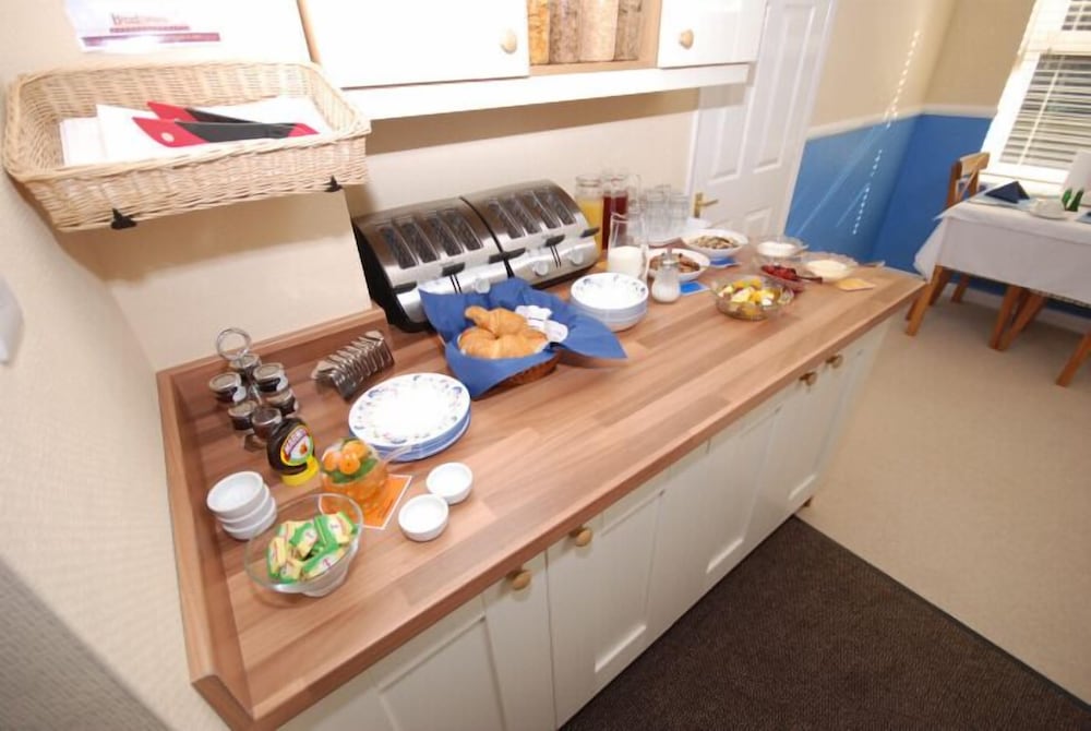 Westbury Lodge 25/30