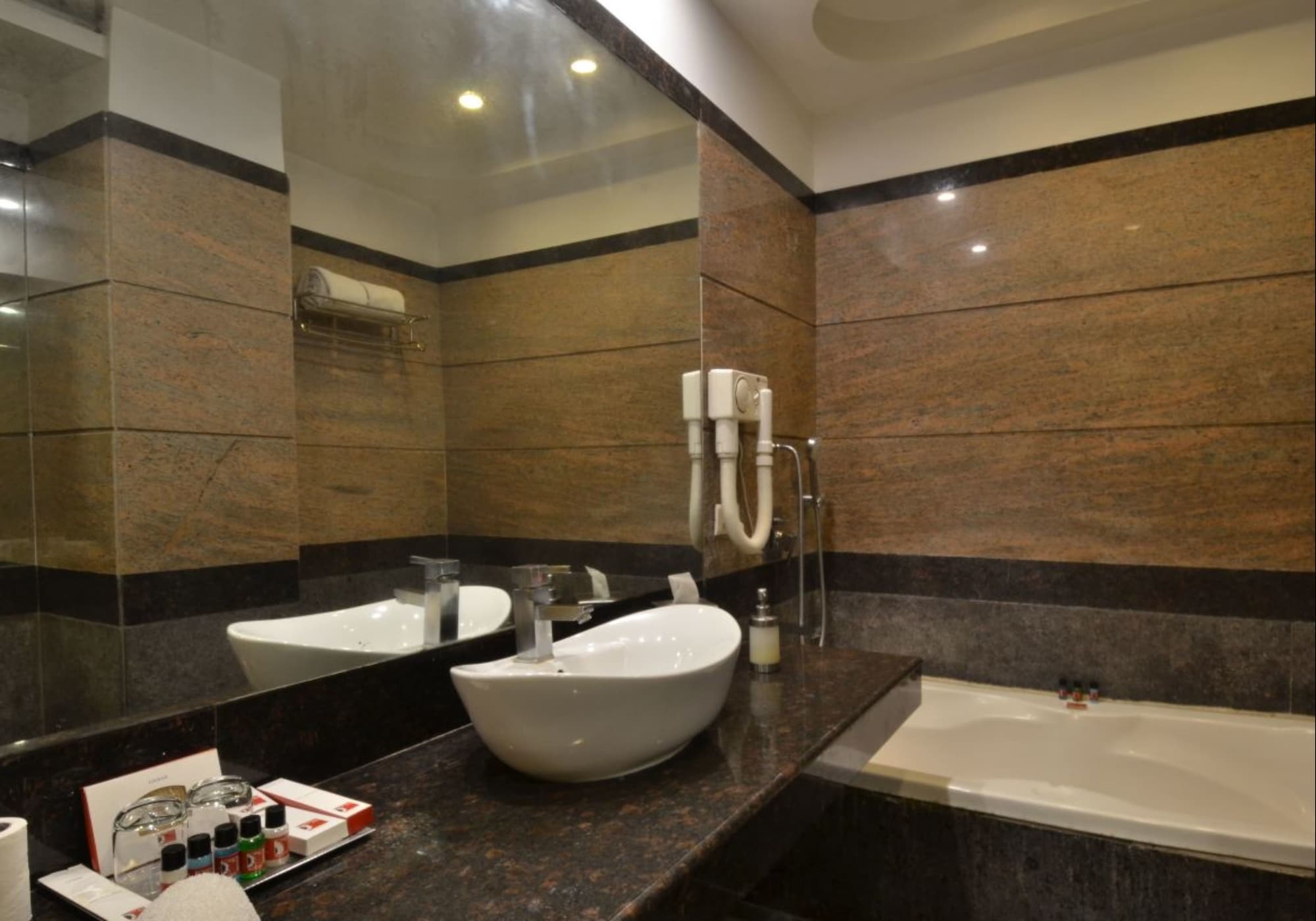 جناح تنفيذي بسرير كينج، Hk Clarks Inn Amritsar 3/4