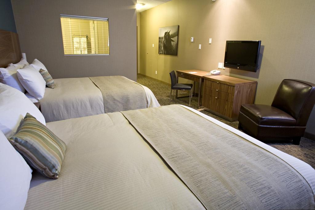 Heritage Inn Hotel & Convention Centre 7/24