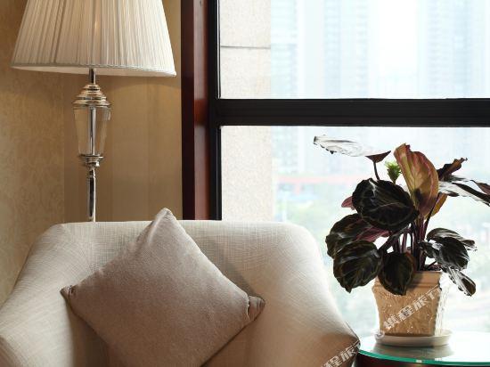 Zhenbao Holiday Hotel (Nanjing Olympic Sports Center) 17/28