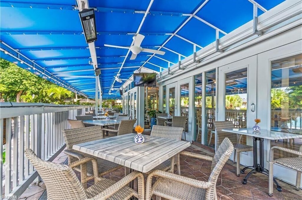 Park Shore Resort 48/60