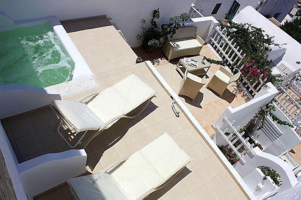Mariakis Luxury Studios 3/42