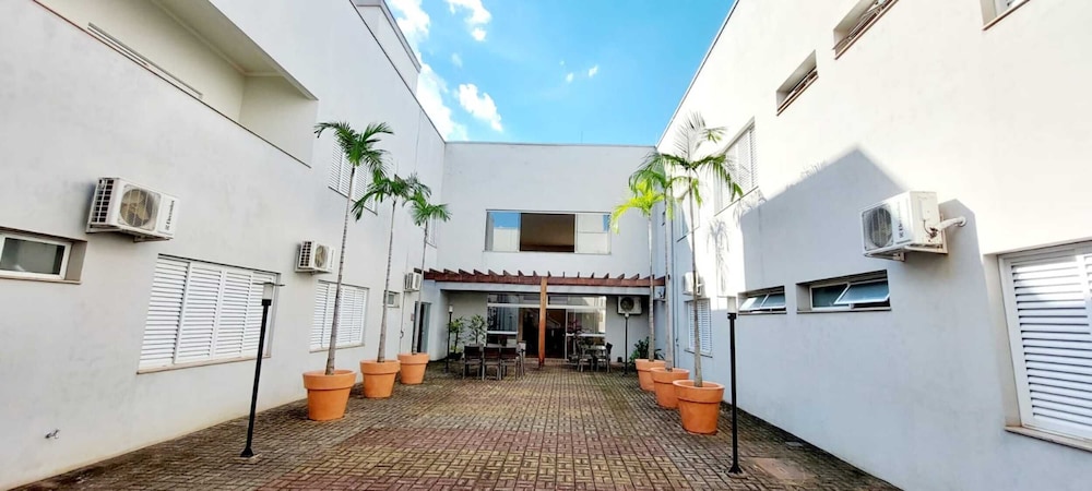Habitat Prime Hotel 37/42