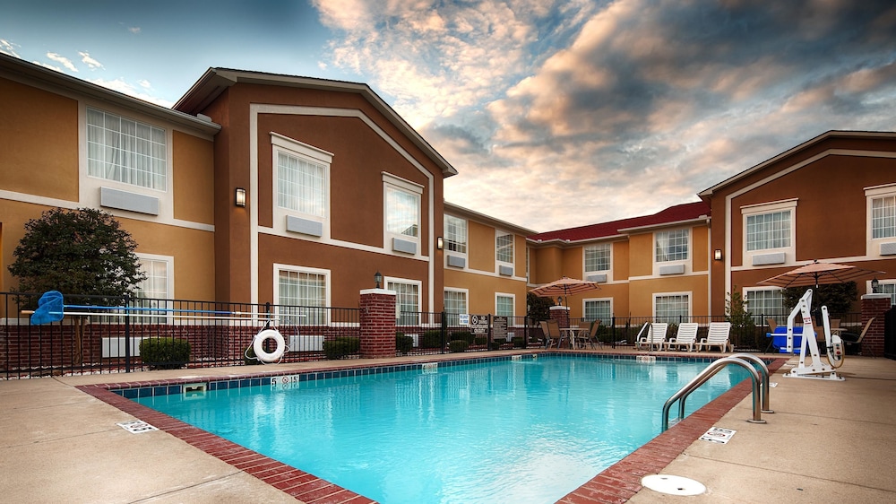 Best Western Sherwood Inn & Suites 1/50