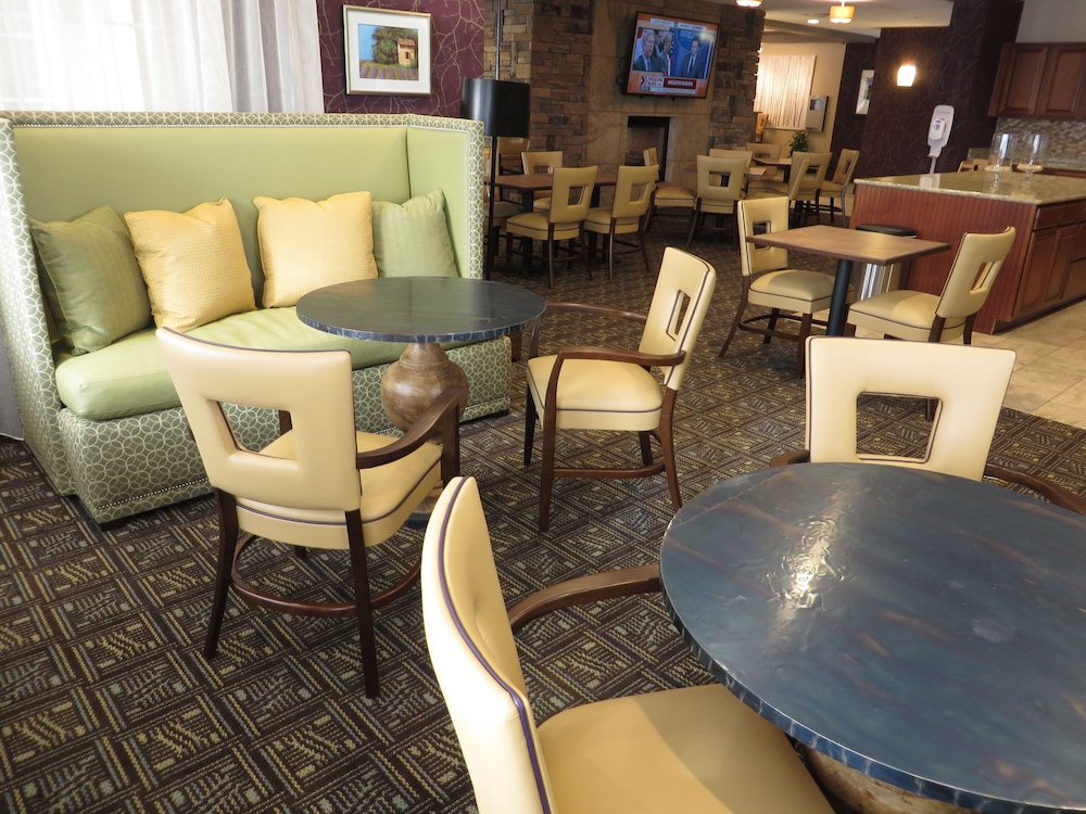 Wingate by Wyndham Elkins 38/63