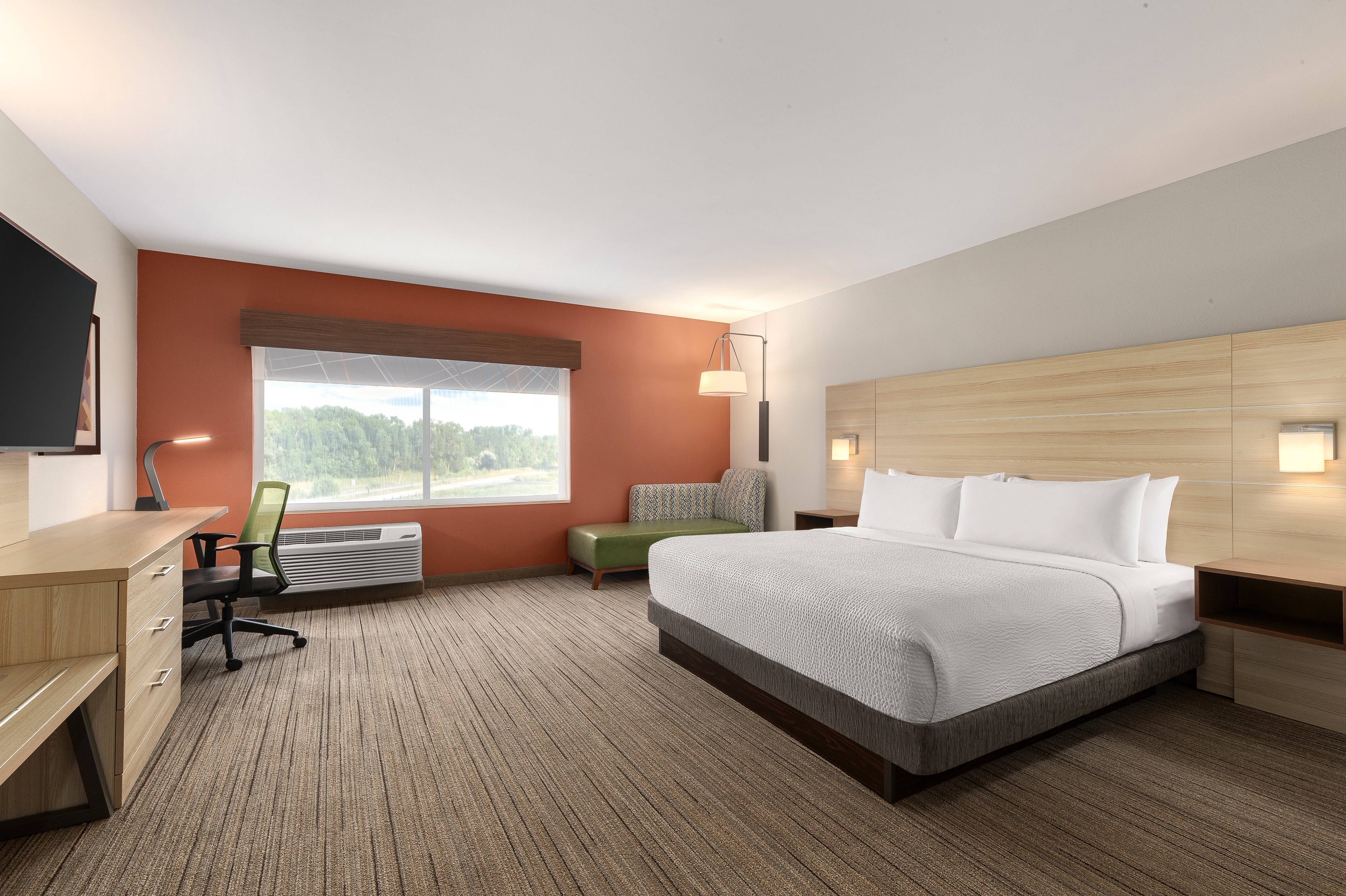 Holiday Inn Express Suites Staunton 18/75