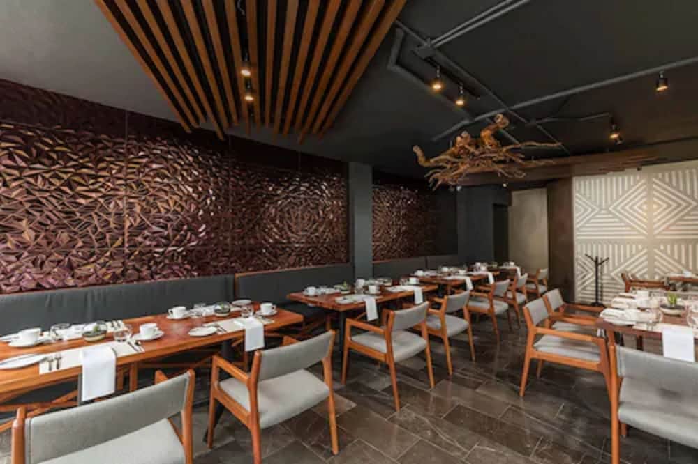 Serenity Hotel Boutique 55/70