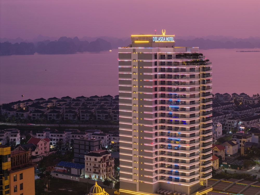 DeLaSea Ha Long Hotel 2/50