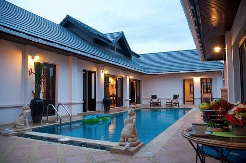 4 Bedroom Private Bali Style Villa Hh1 20/45