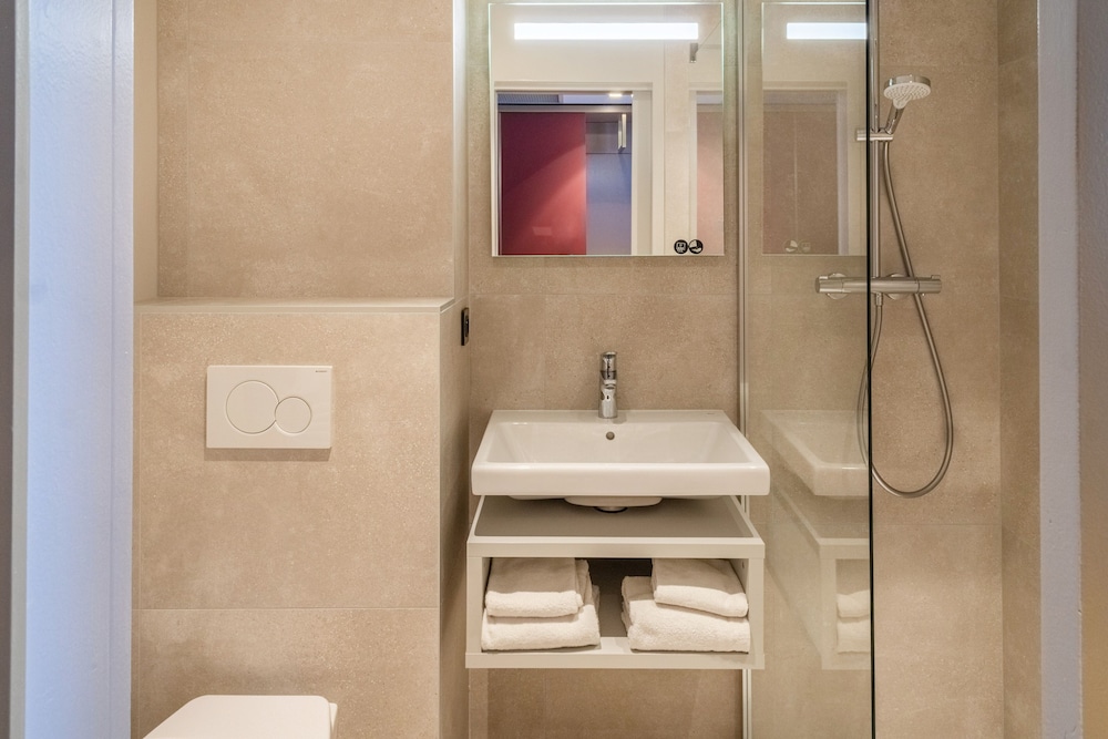Brit Hotel Nantes La Beaujoire - L Amandine 9/62