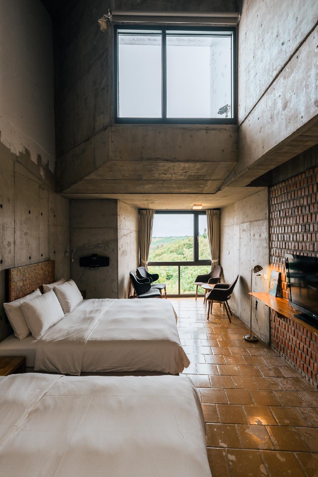 Room, Quadruple