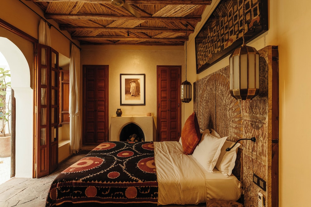 NOUR, JUNIOR SUITE