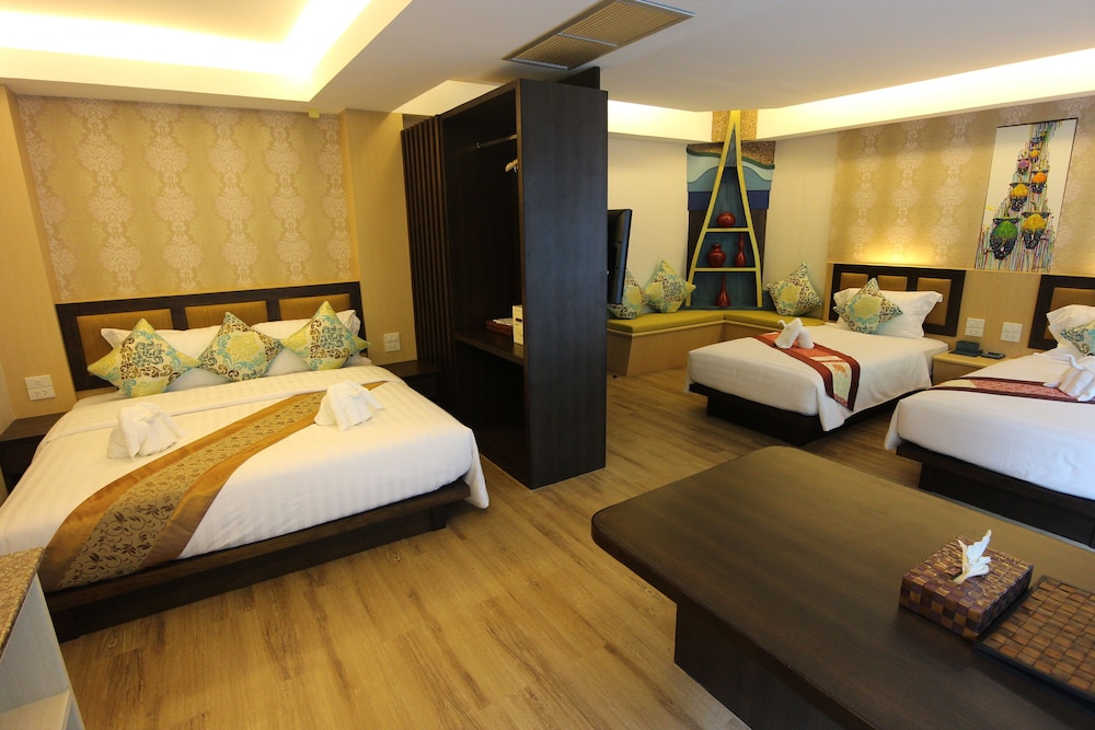 Phi Phi Nice Beach Hotel Hip 19/73