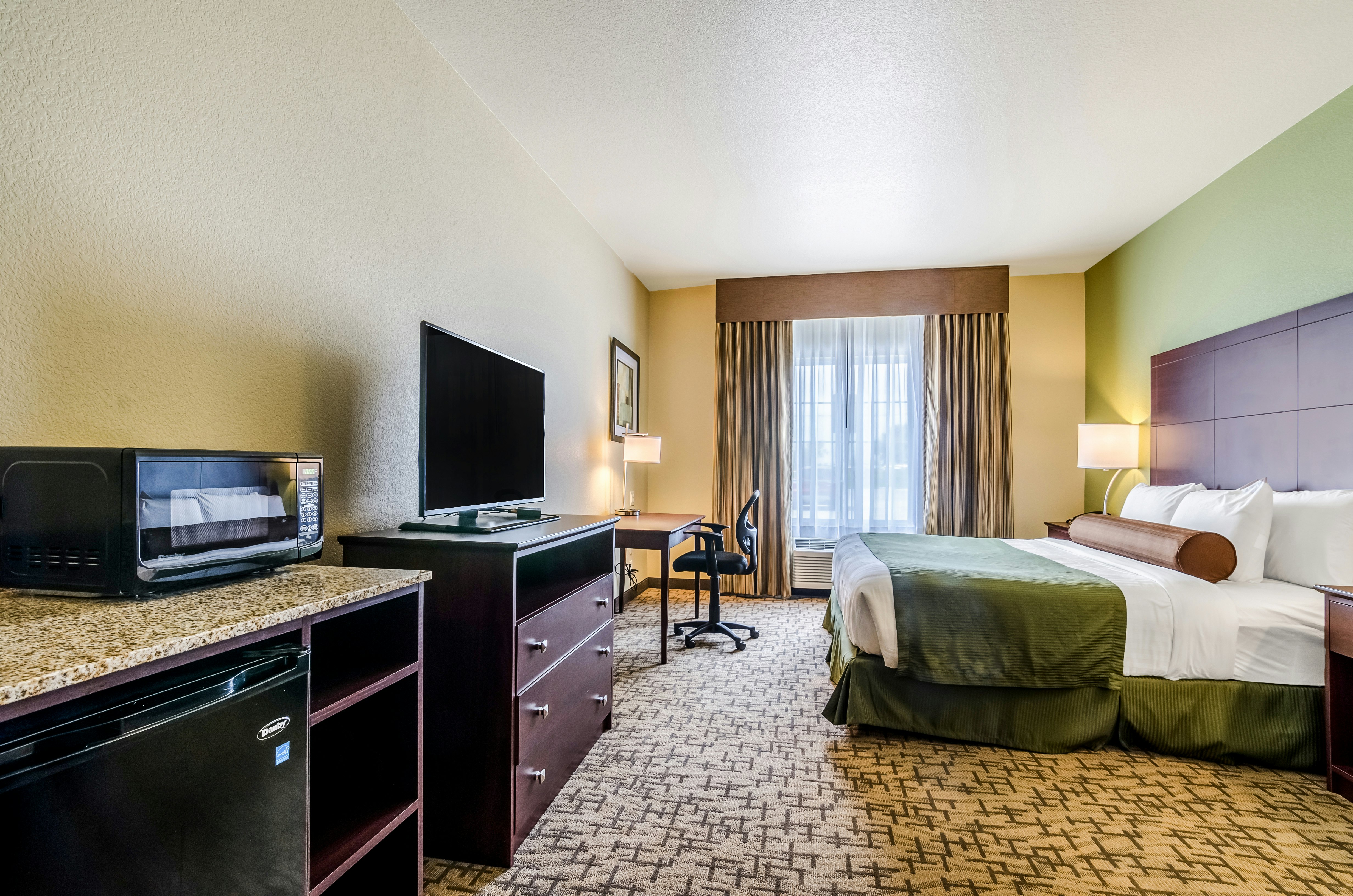 Cobblestone Hotel & Suites - McCook 15/50
