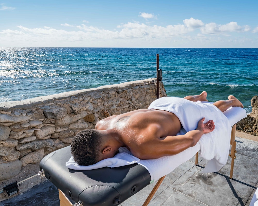 Saint Tropez Boutique Hotel 38/50