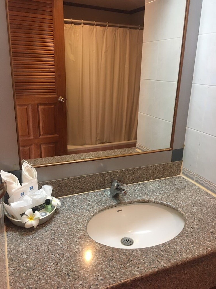 Supar Royal Beach Khanom 46/46
