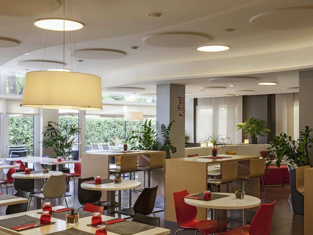 IBIS BARCELONA CORNELLA 25/36