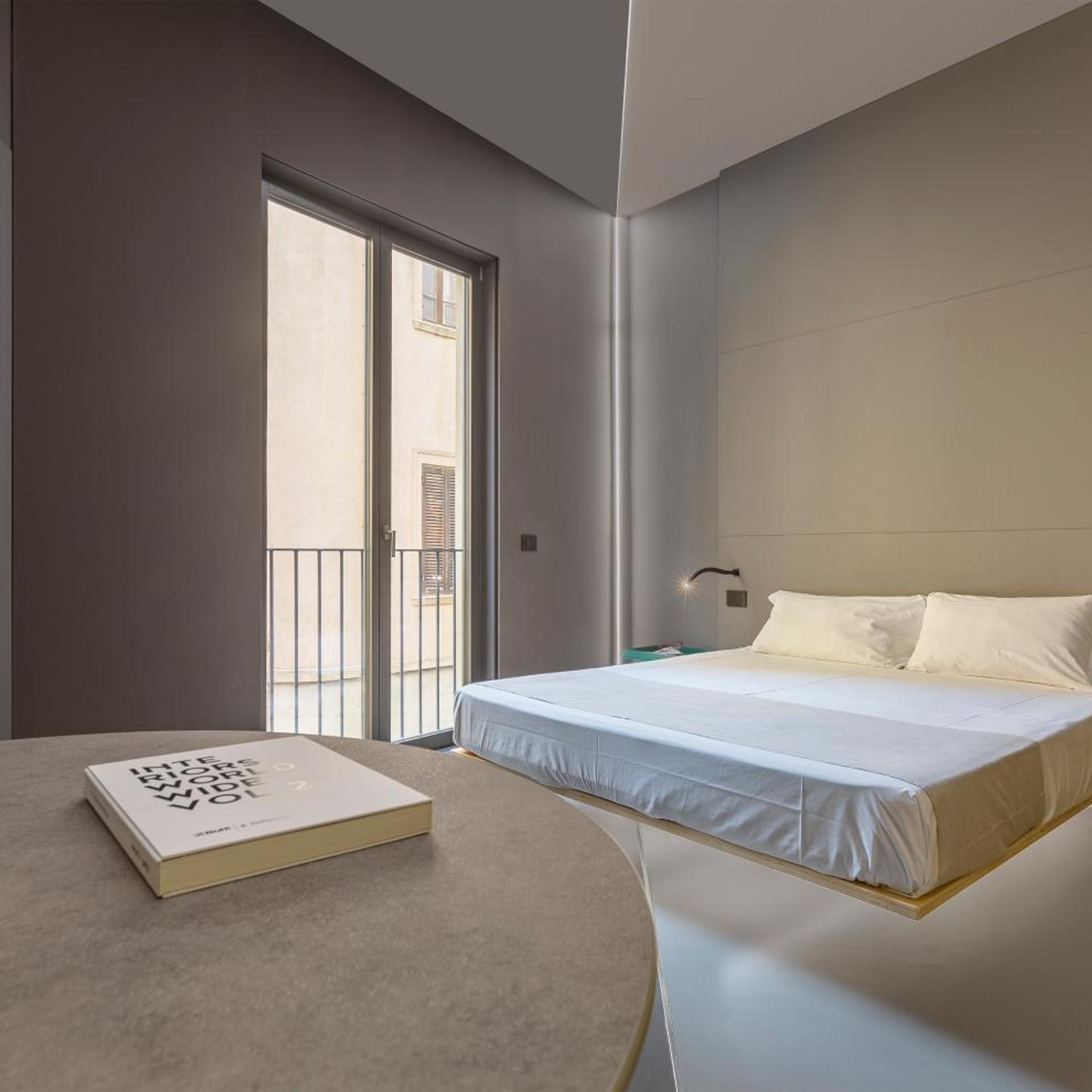 Deluxe, Suite