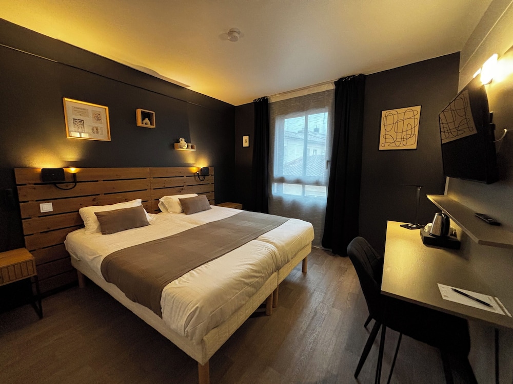 INTER-HOTEL LE VALOIS 16/50