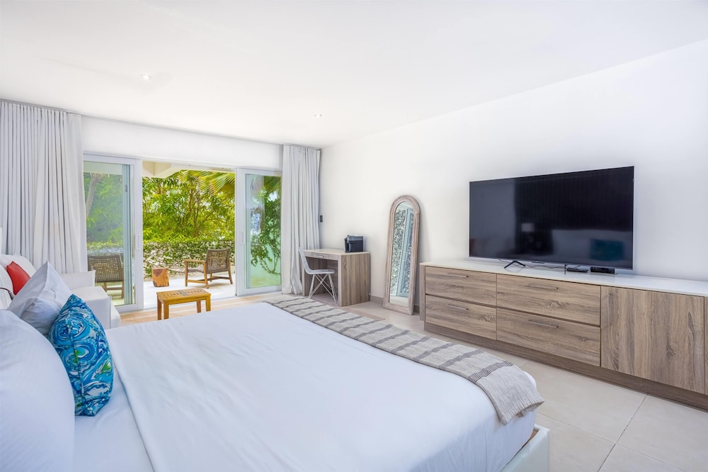 STUDIO, SUITE, KING BED, GARDEN VIEW