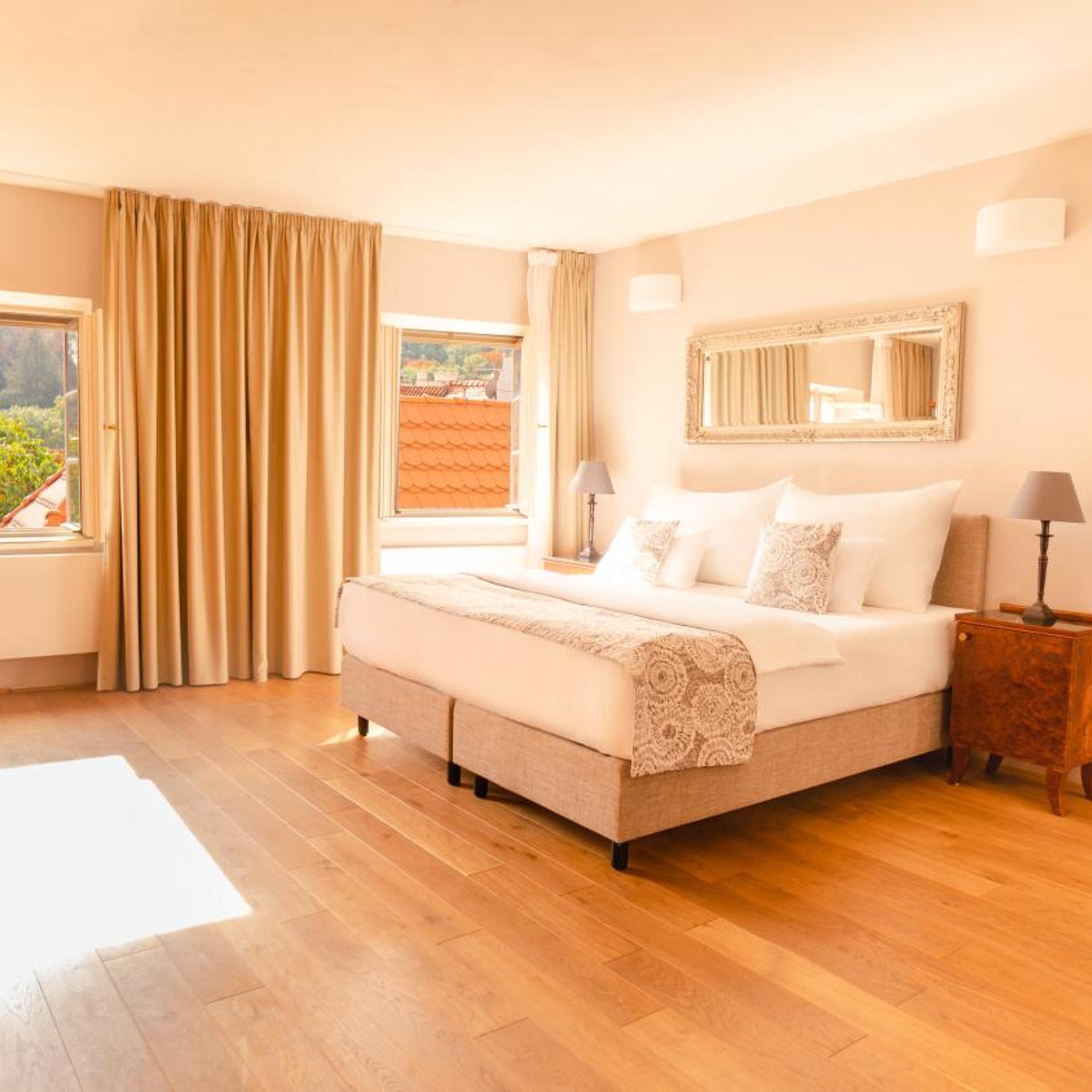Junior Suite, Hotel Golden Key Prague 2/8