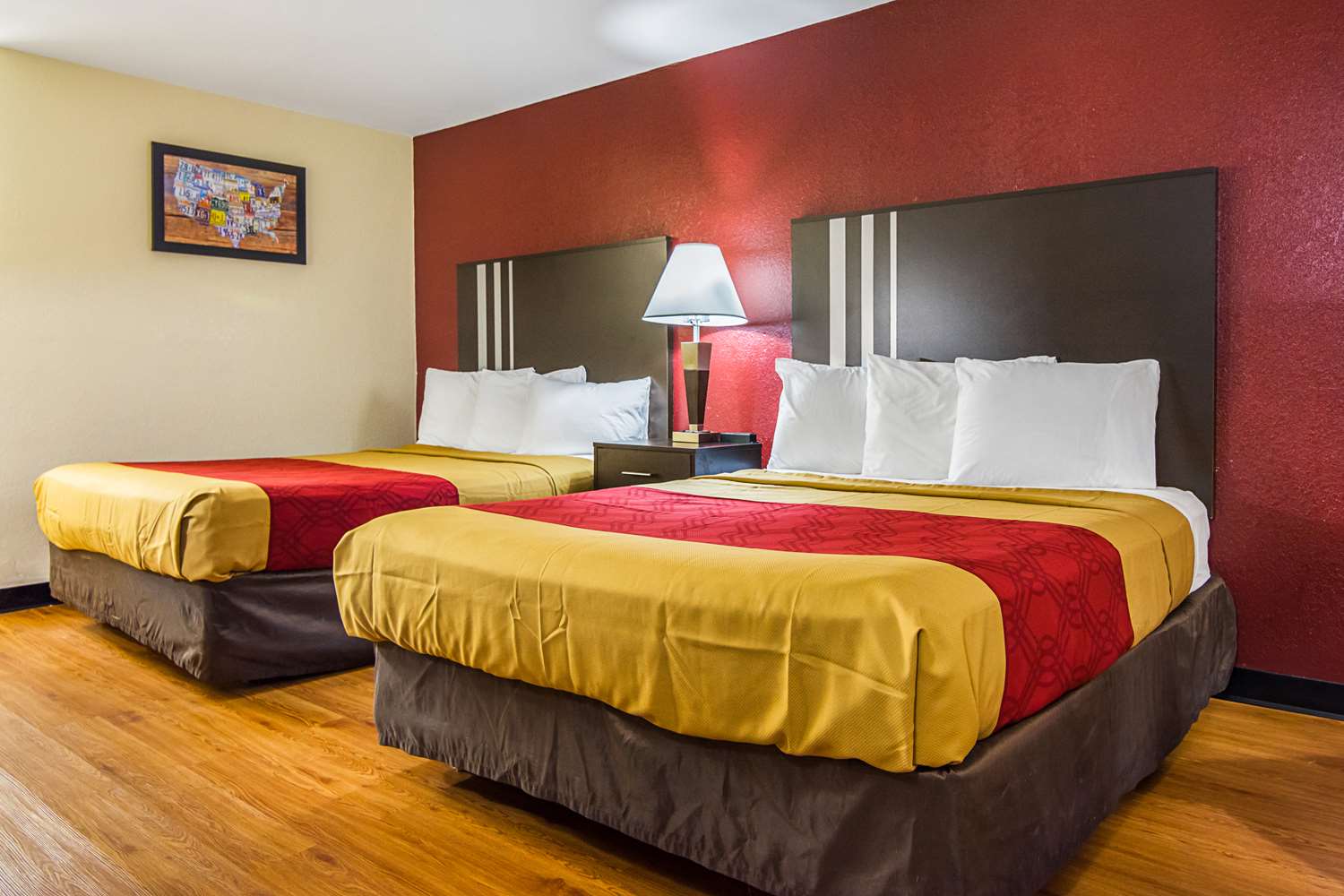 Econo Lodge Research Triangle Park photo4