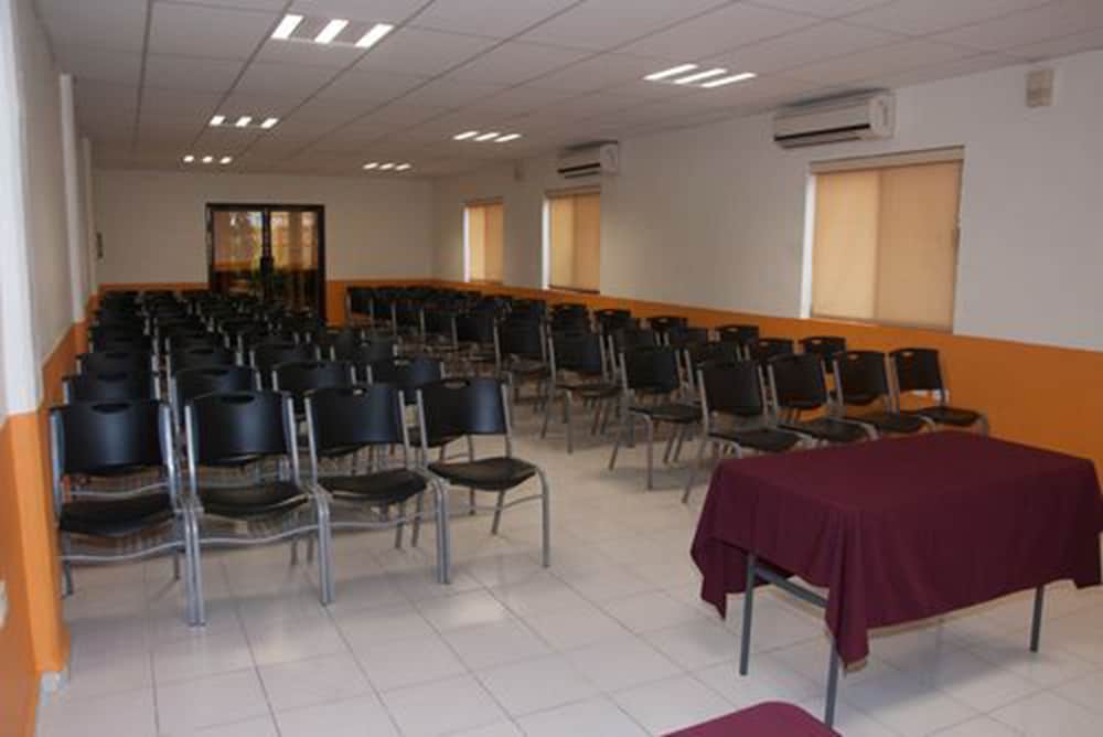 Hotel Lossandes 12/21