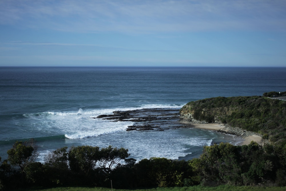 POINTS SOUTH BY THE SEA 46/53