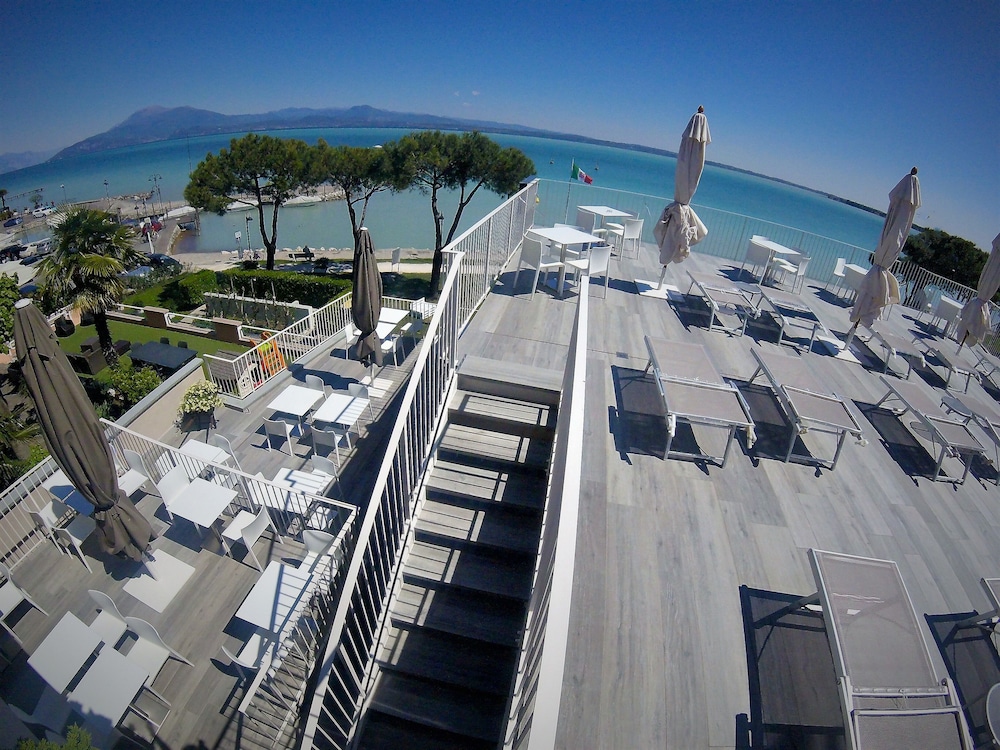 Hotel Ca' Serena 43/50