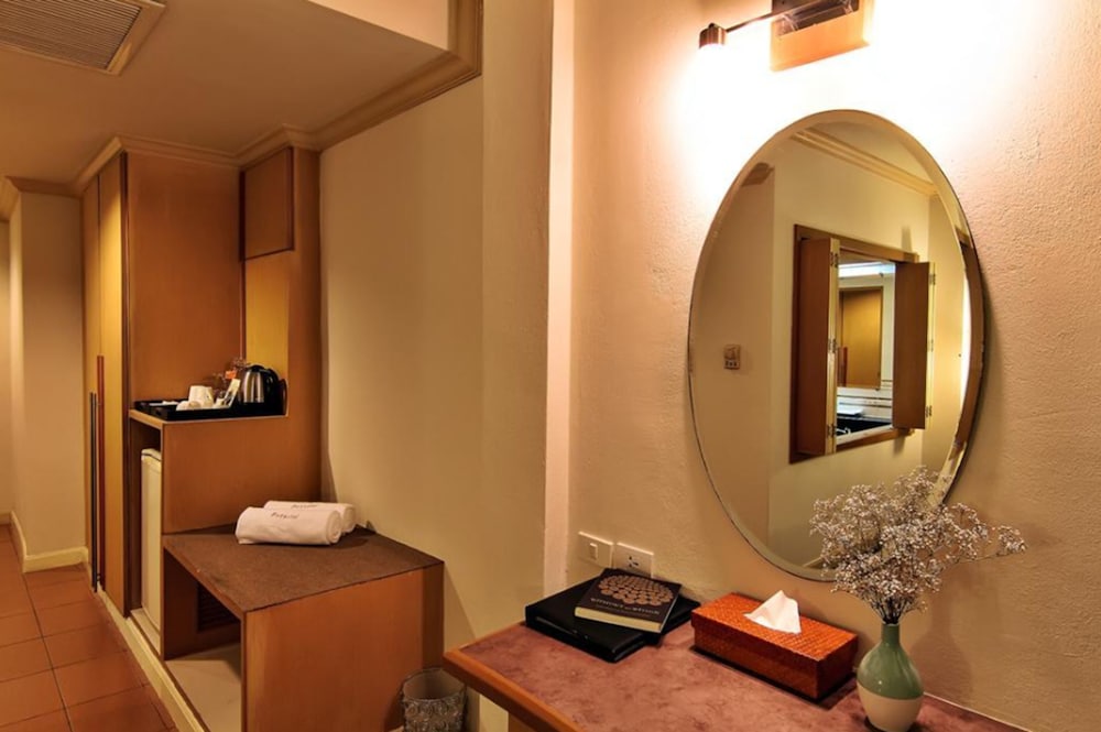 BOSSOTEL INN 33/34