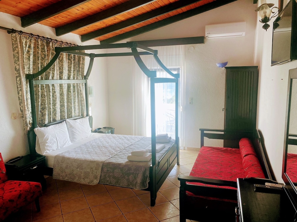 Blue Bay Beach Hotel 14/50