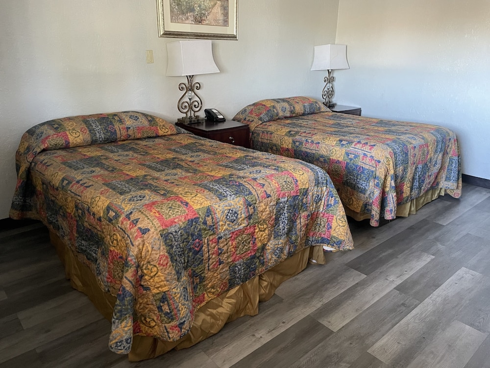Travelodge by Wyndham Farmington Hwy 64 37/70