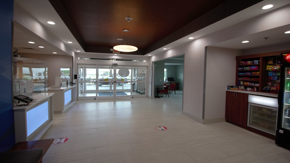 Holiday Inn Express Suites Somerset Central 8/76