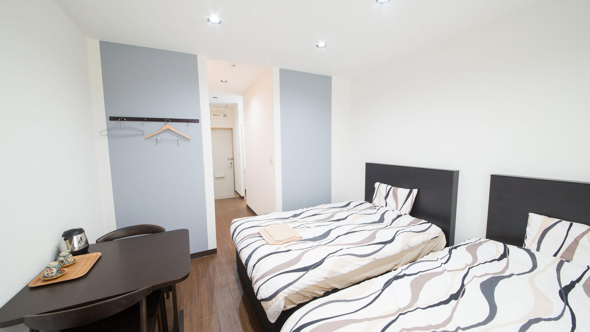 Room, Twin Beds, No Window