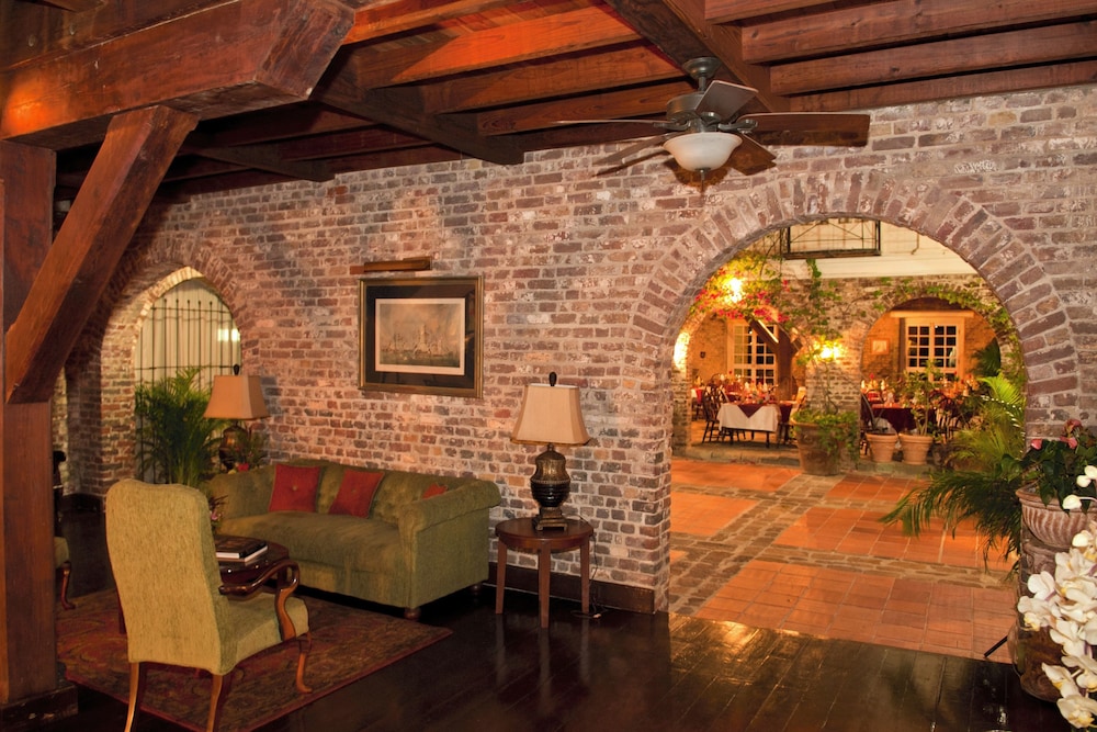 Copper and Lumber Store Hotel Boutique photo2