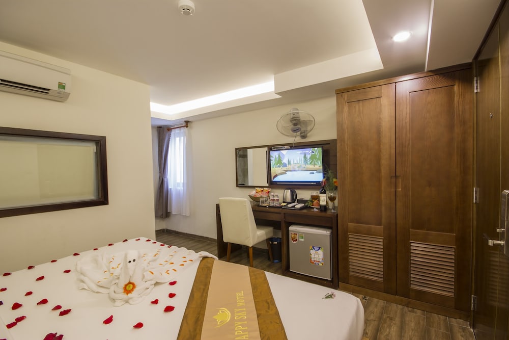 Sapphire Hotel 24/35