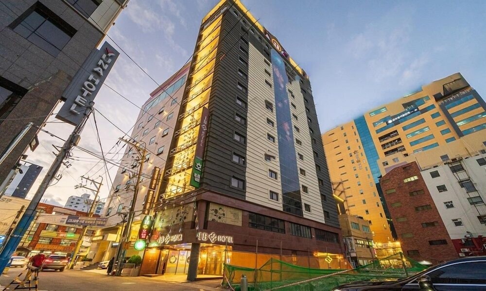 IB Hotel 4/47
