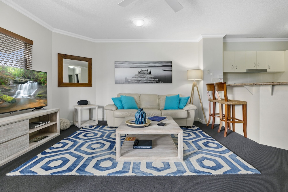 Raffles Mooloolaba 40/70