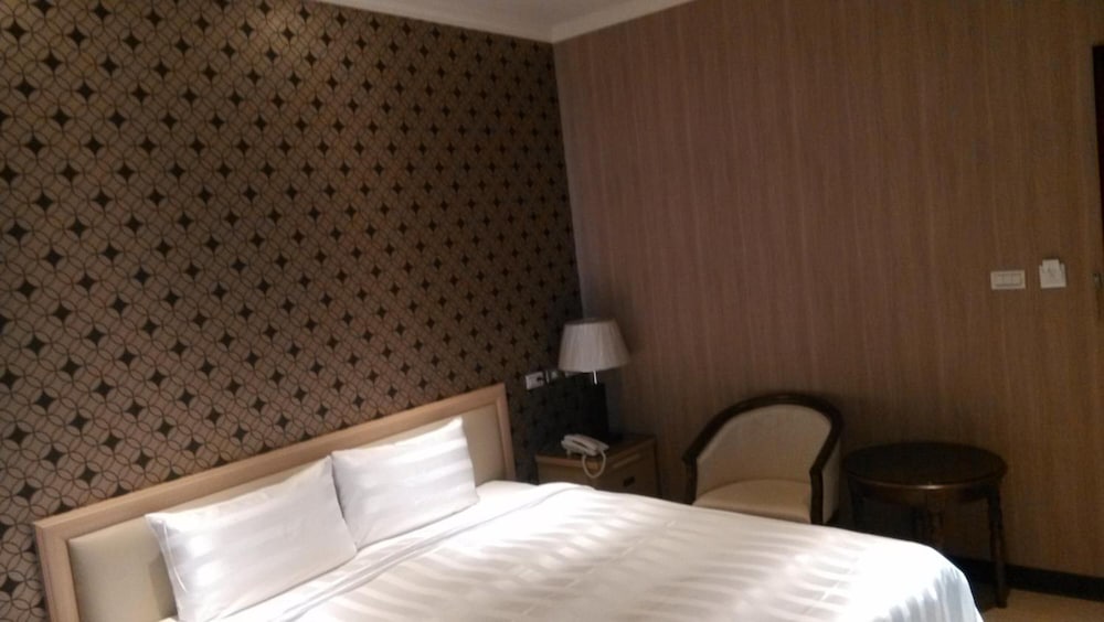 A CASA HOTEL 9/29