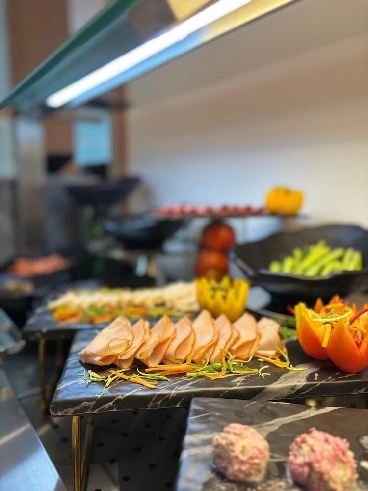 فندق فور بوينتس باي شيراتون جدة طريق الملك فهد(Four Points by Sheraton Jeddah King Fahd Road) 32/50