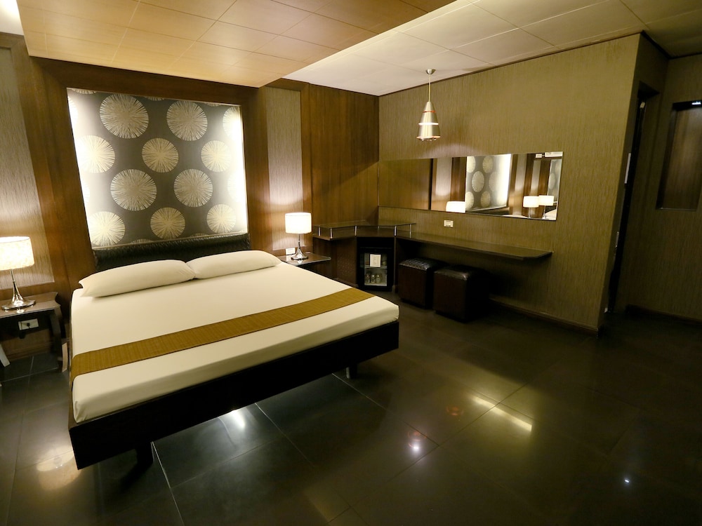 swimming pool spa