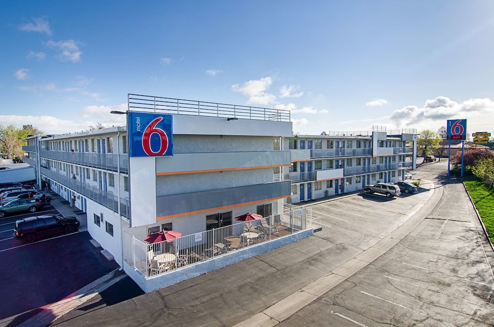Motel6 Denver, CO – Downtown 9/58